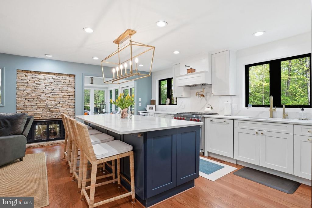 Image 4 of property listing at 1718 WOODLORE RD, Annapolis, MD 21401