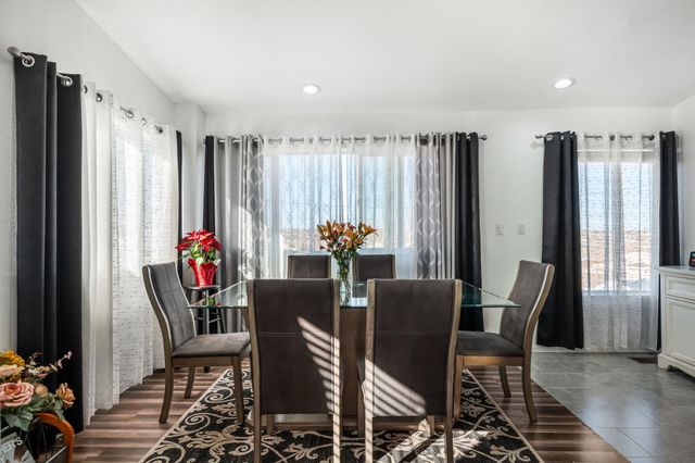 4905 Dover Place NW, Albuquerque, NM 87114