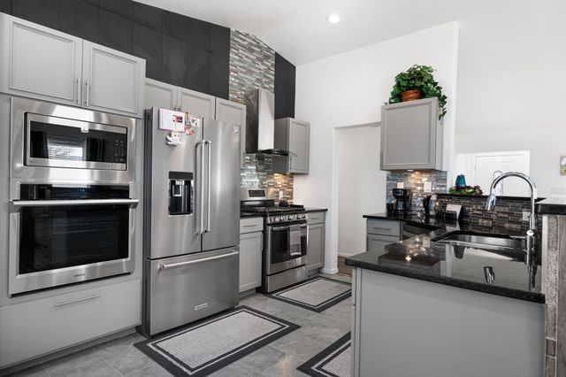 4905 Dover Place NW, Albuquerque, NM 87114