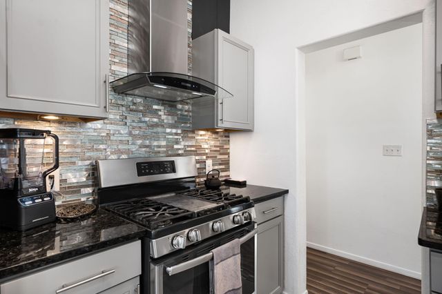 4905 Dover Place NW, Albuquerque, NM 87114