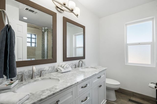 4905 Dover Place NW, Albuquerque, NM 87114