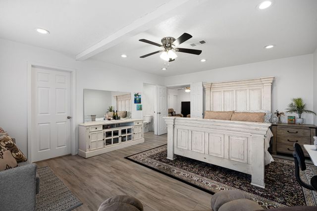 4905 Dover Place NW, Albuquerque, NM 87114