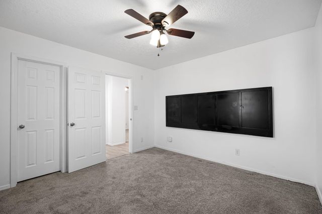 4905 Dover Place NW, Albuquerque, NM 87114