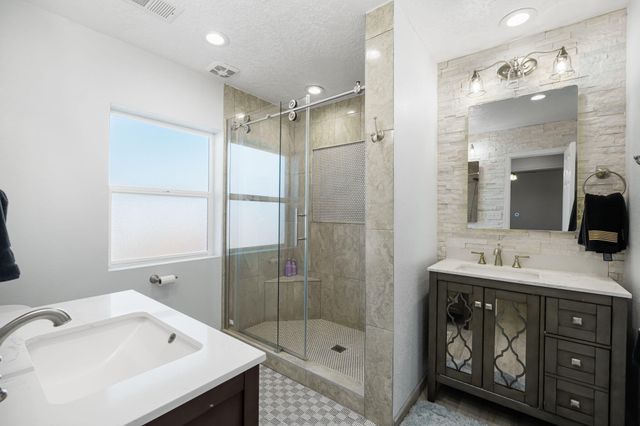 4905 Dover Place NW, Albuquerque, NM 87114