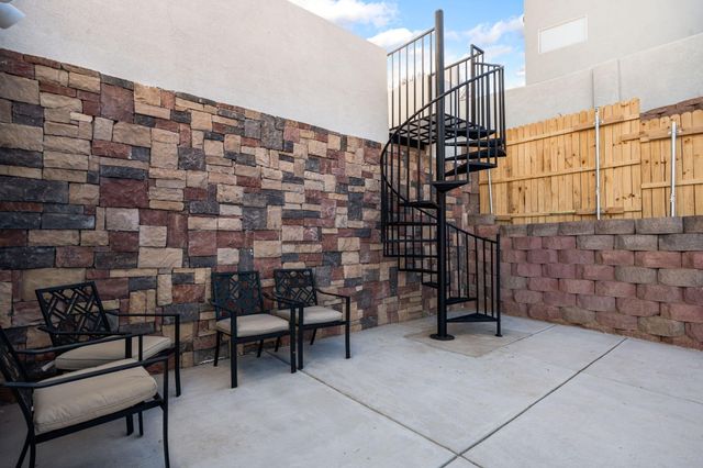 4905 Dover Place NW, Albuquerque, NM 87114