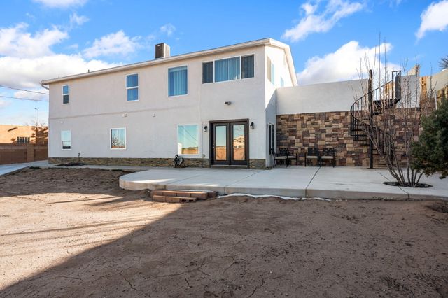 4905 Dover Place NW, Albuquerque, NM 87114