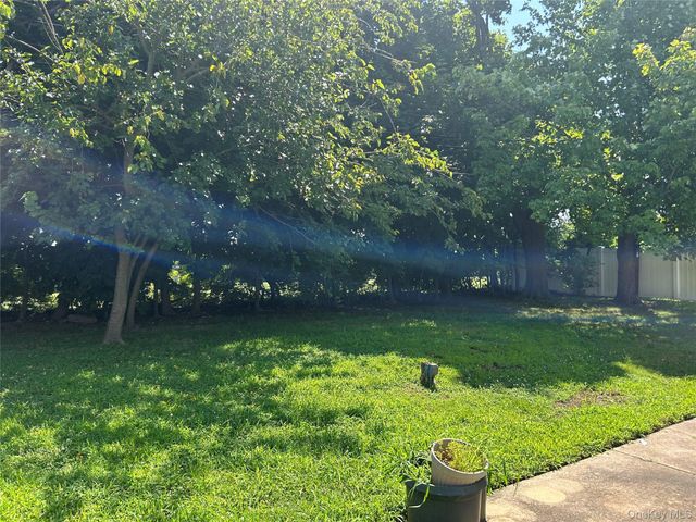 29 jean Place, Syosset, NY 11791
