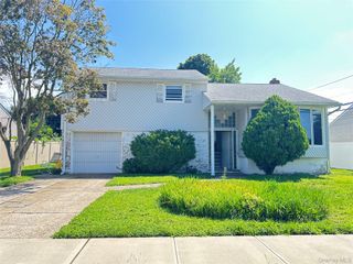 29 jean Place, Syosset, NY 11791