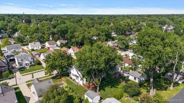 1957 Columbia Road, Berkley, MI 48072