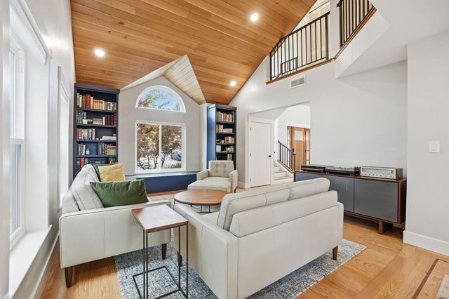 909 Opal Ln, Ripon, CA 95366