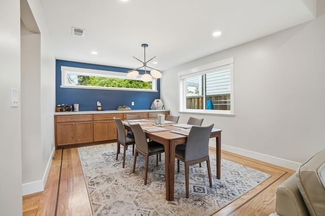 909 Opal Ln, Ripon, CA 95366
