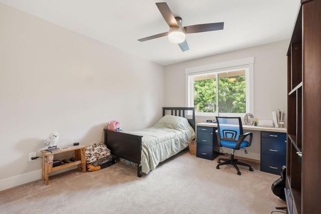 909 Opal Ln, Ripon, CA 95366