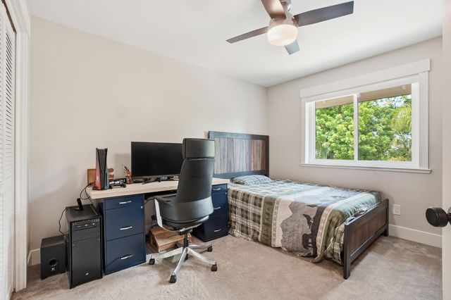 909 Opal Ln, Ripon, CA 95366
