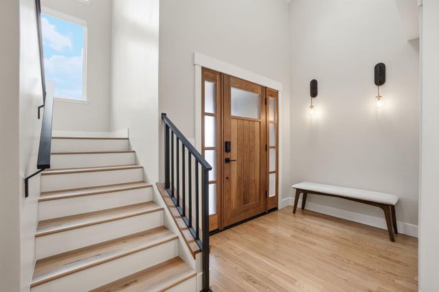 909 Opal Ln, Ripon, CA 95366