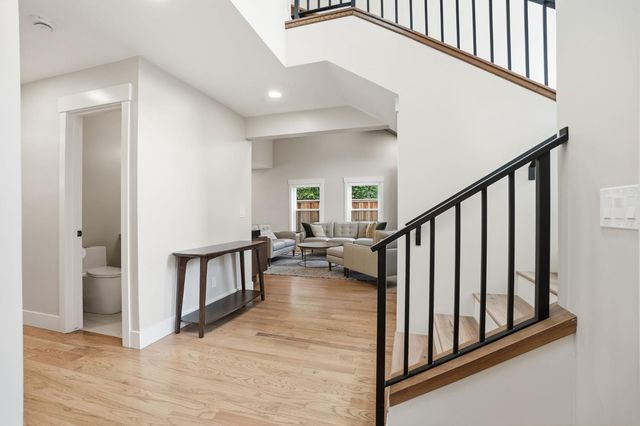 909 Opal Ln, Ripon, CA 95366