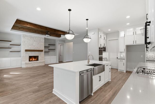 240 Grand View, Huntsville, TX 77340