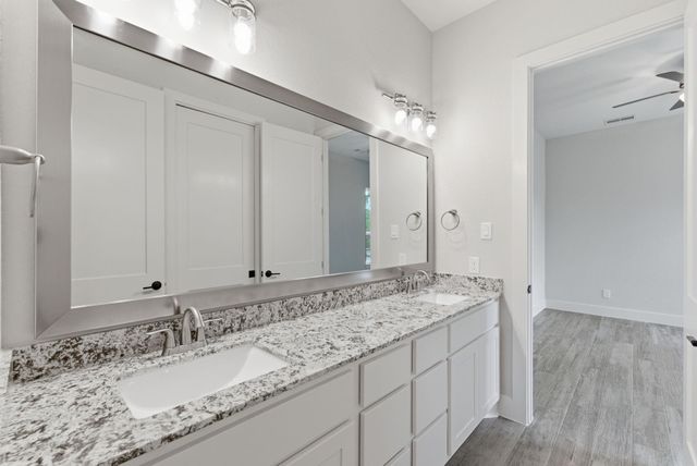 240 Grand View, Huntsville, TX 77340