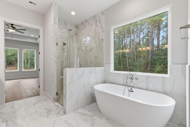 240 Grand View, Huntsville, TX 77340