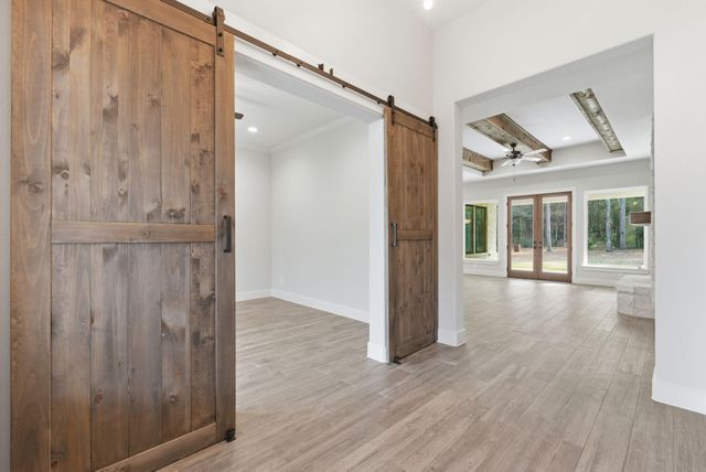 240 Grand View, Huntsville, TX 77340