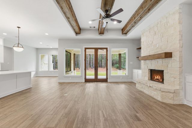 240 Grand View, Huntsville, TX 77340