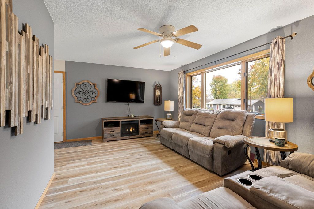 1085 Robert Place SW, Owatonna, MN 55060 — photo 2