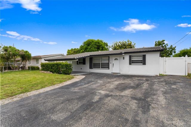 1000 NW 23rd Terrace, Pompano Beach, FL 33069