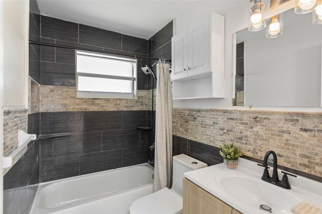 1000 NW 23rd Terrace, Pompano Beach, FL 33069