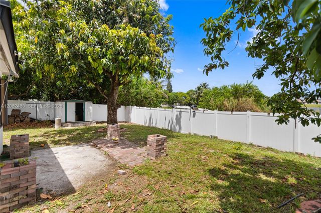 1000 NW 23rd Terrace, Pompano Beach, FL 33069