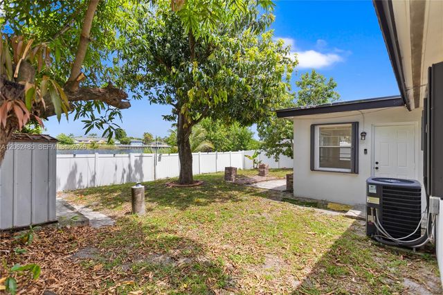 1000 NW 23rd Terrace, Pompano Beach, FL 33069