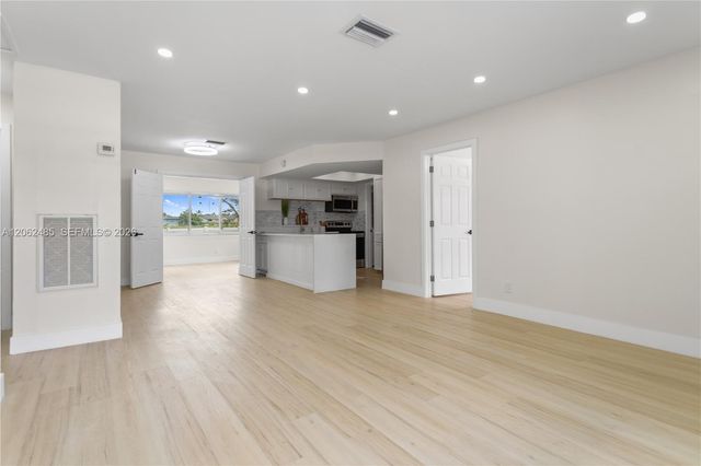 1000 NW 23rd Terrace, Pompano Beach, FL 33069