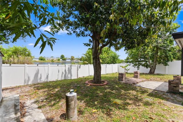1000 NW 23rd Terrace, Pompano Beach, FL 33069