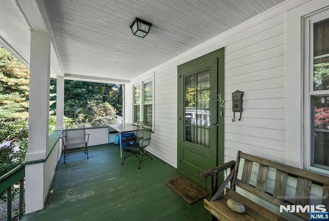 32 Mulder Lane, Midland Park, NJ 07432