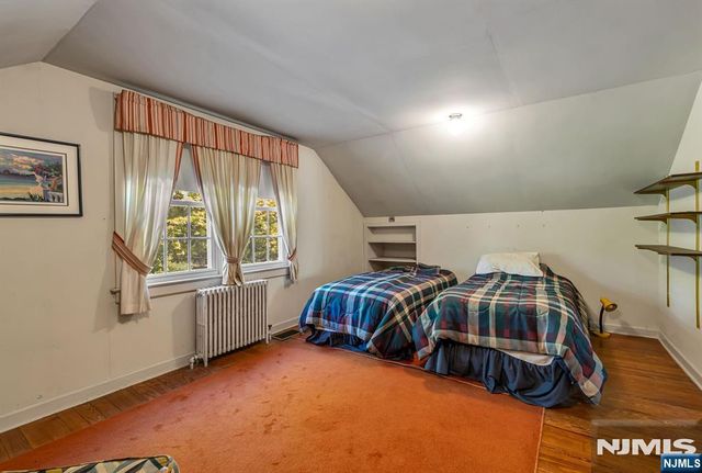 32 Mulder Lane, Midland Park, NJ 07432