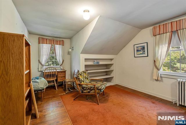 32 Mulder Lane, Midland Park, NJ 07432