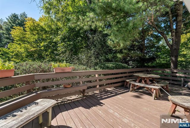 32 Mulder Lane, Midland Park, NJ 07432