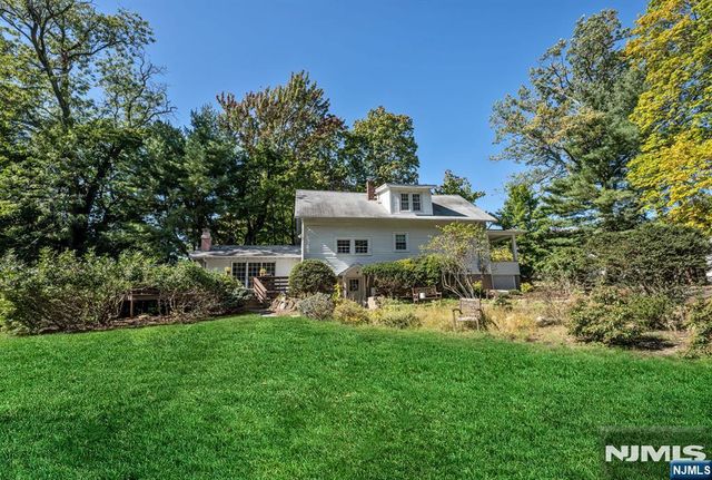 32 Mulder Lane, Midland Park, NJ 07432