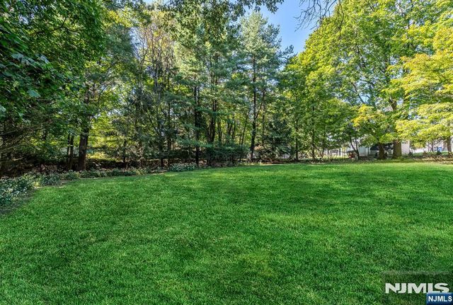 32 Mulder Lane, Midland Park, NJ 07432