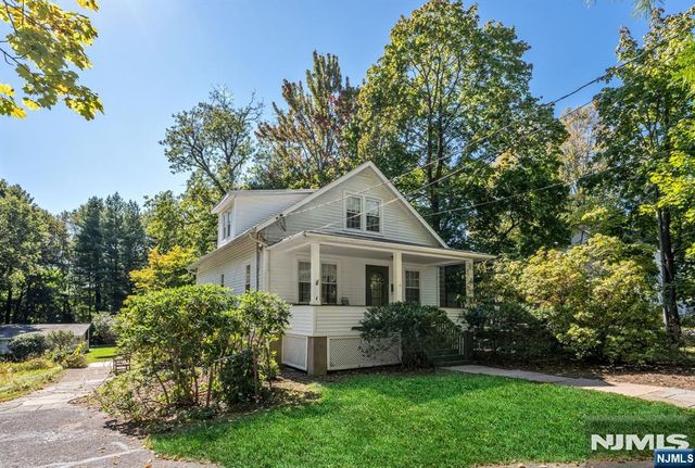 32 Mulder Lane, Midland Park, NJ 07432