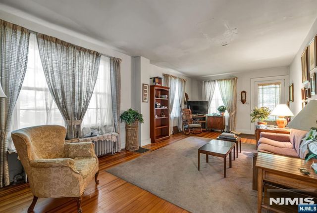 32 Mulder Lane, Midland Park, NJ 07432