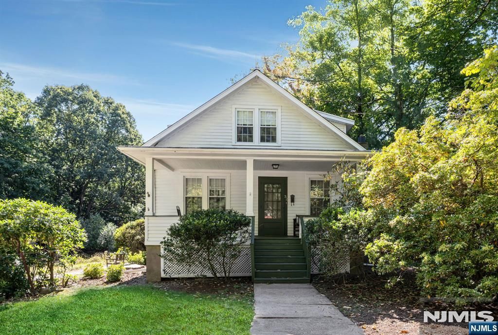32 Mulder Lane, Midland Park, NJ 07432