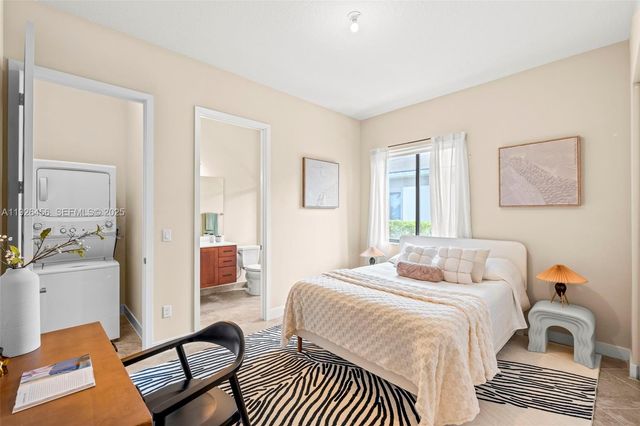 10915 Moore Dr, Parkland, FL 33076