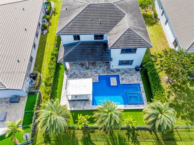 10915 Moore Dr, Parkland, FL 33076