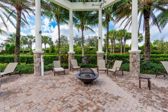 10915 Moore Dr, Parkland, FL 33076