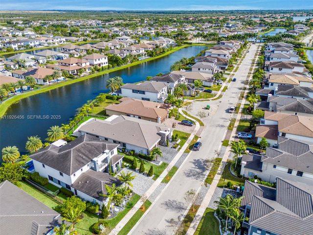 10915 Moore Dr, Parkland, FL 33076