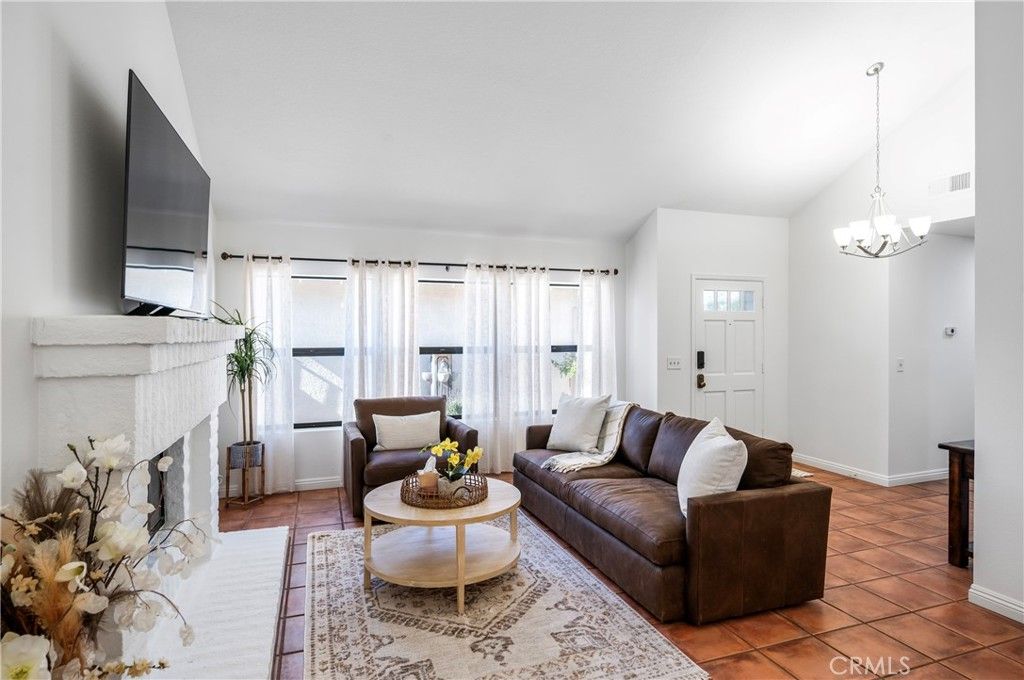 Image 5 of property listing at 492 E Yale Loop, Irvine, CA 92614