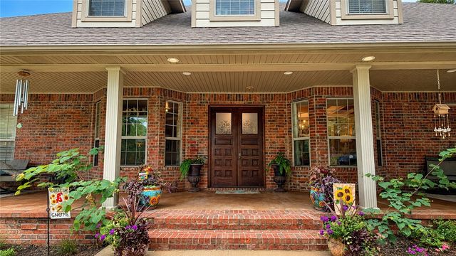 2305 E Whispering Oaks Lane, Fayetteville, AR 72701