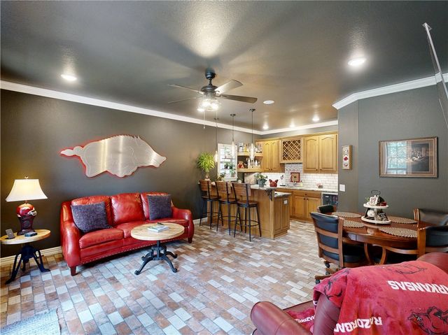 2305 E Whispering Oaks Lane, Fayetteville, AR 72701
