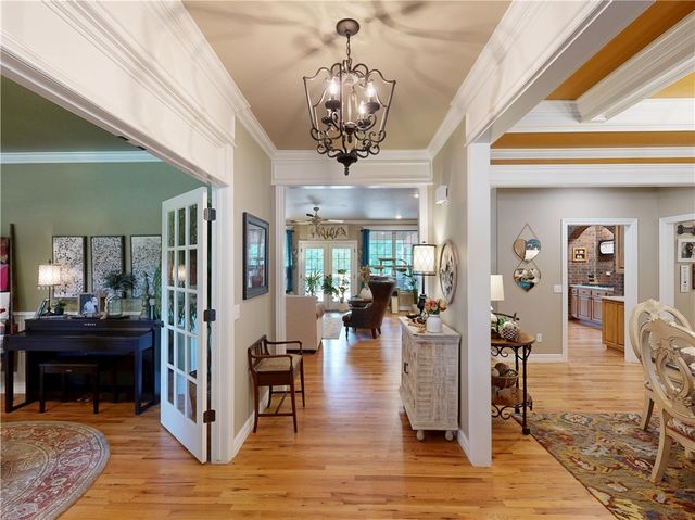 2305 E Whispering Oaks Lane, Fayetteville, AR 72701