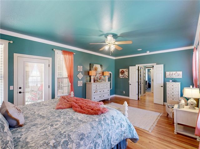 2305 E Whispering Oaks Lane, Fayetteville, AR 72701