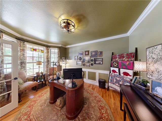 2305 E Whispering Oaks Lane, Fayetteville, AR 72701